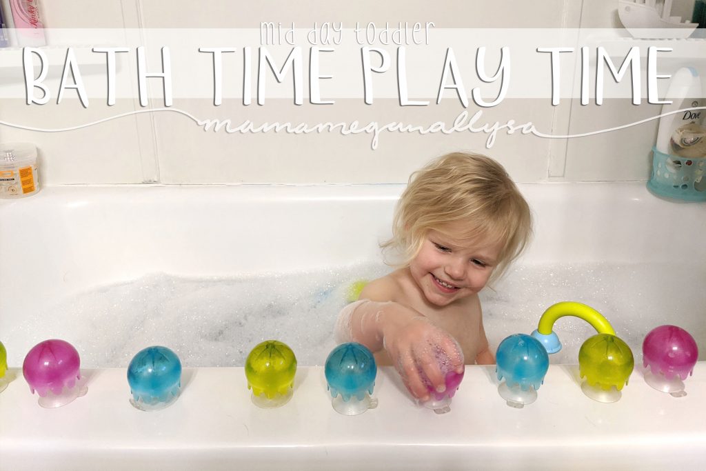 daytime bath play is one of my favorite low prep toddler activities! so simple but so much fun!